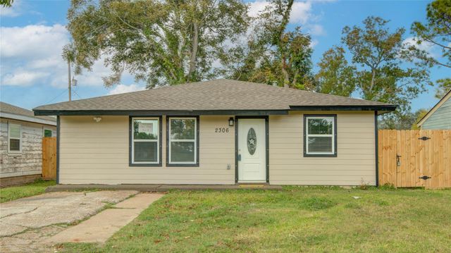 2306 19th Ave N — Texas City