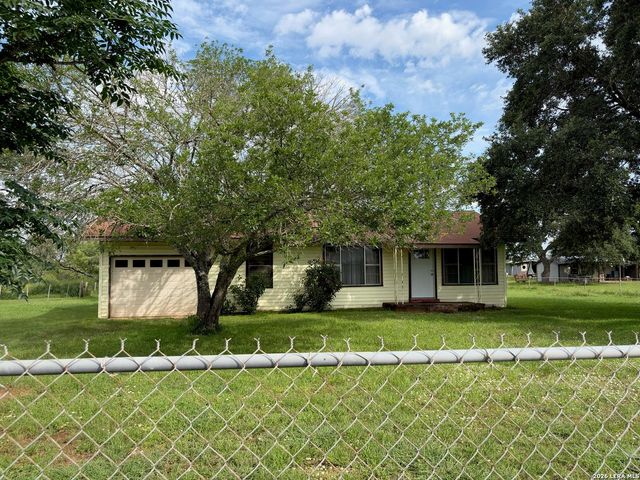 1920 Sutherland Springs Rd — FLORESVILLE SECTIONS