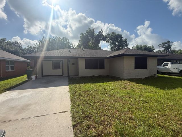 2115 Dewberry Ln — Strawberry Hills Sec 02