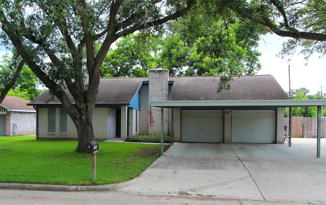 1704 Redwood Cir — Park Crest Alvin
