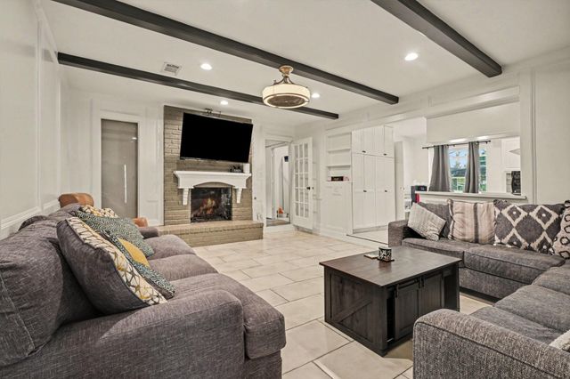 8319 Crestwood Dr — Twelve Oak Villas