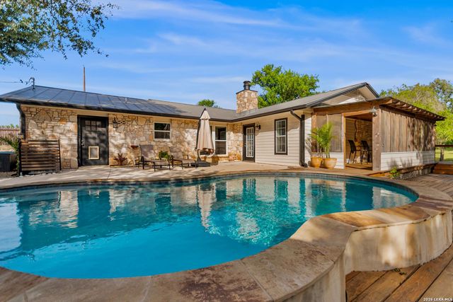 105 JACOB DR — Pleasant Valley