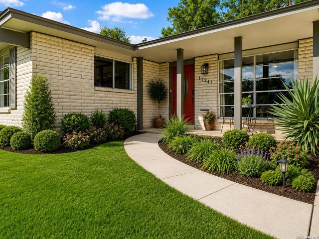 13017 Welcome Dr — LIVE OAK VILLAGE