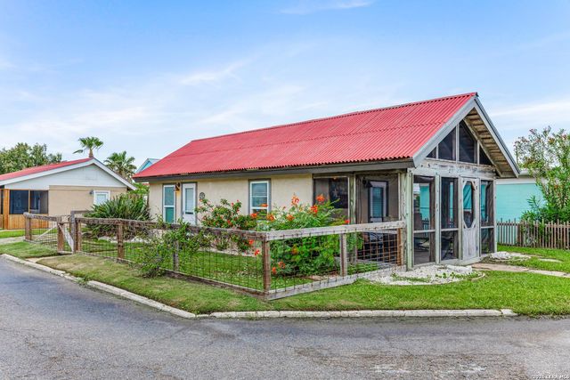 134 #19 N Alister St — SPANISH VILLAGE