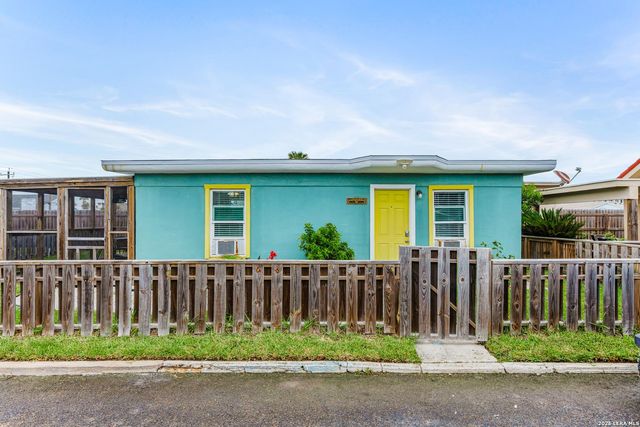134 #26 N Alister St — SPANISH VILLAGE