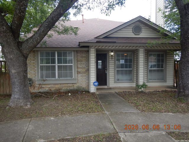 616 Fern Meadow Dr — Meadow Oaks