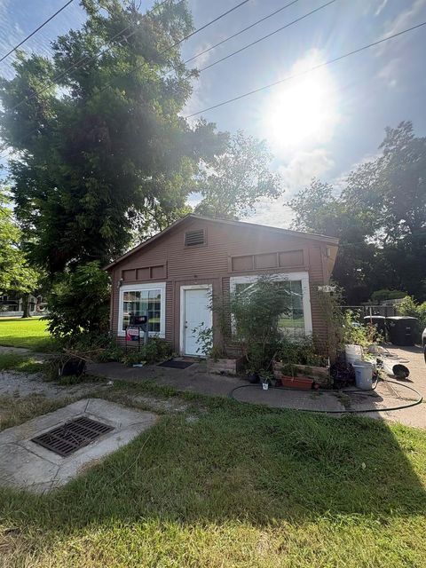 213 S Hill St — alvin