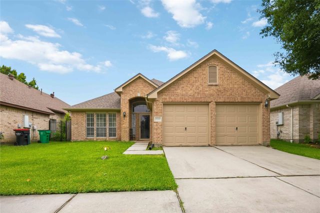 4231 Applerock Dr — Country Club Oaks