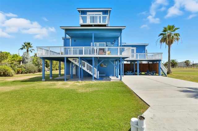 3917 3rd St — Bay Harbor
