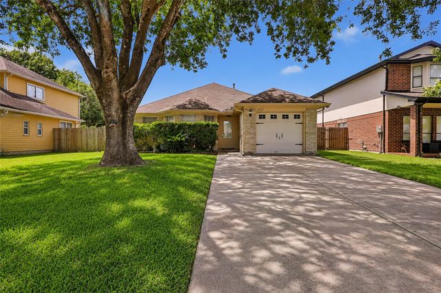5519 Chisholm Trl — Cheyenne