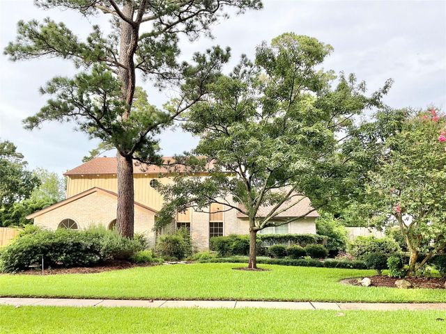 1022 Oak Leaf St — Shady River Sec 03