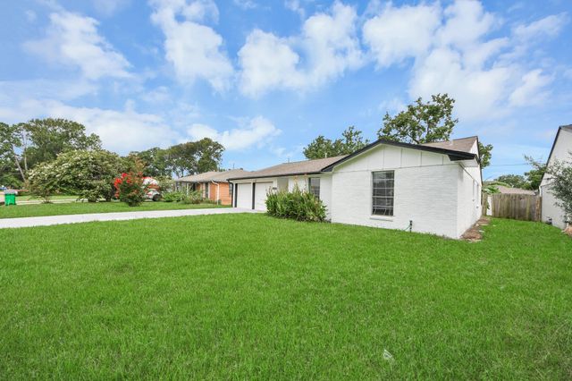 212 Harold Ln — Glen Arbor Sec 07