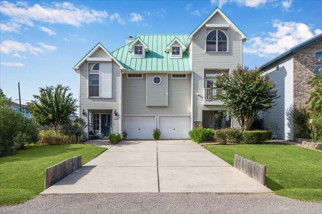 422 Bay Colony Dr — Bay Colony