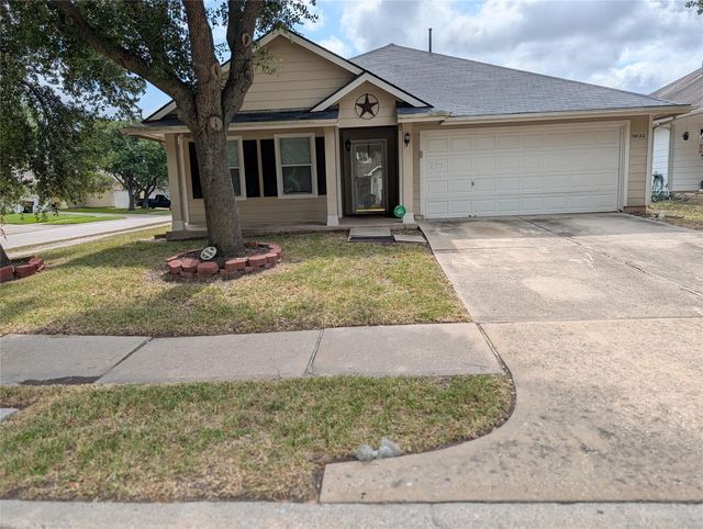 19822 River Breeze Dr — Three Lakes East
