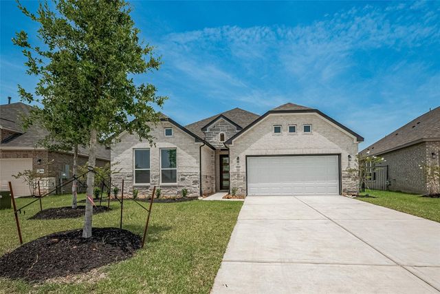 2911 Golden Isle Dr — Lago Mar