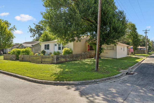 600 Winburn Ave — AVIATION HEIGHTS
