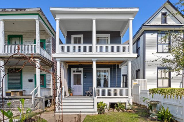1518 Winnie St — Galveston Townsite