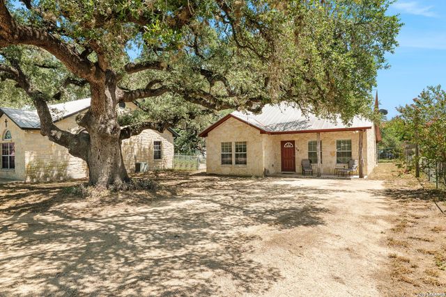 714 Houston — PLEASANTON-NORTH PLEASANTON