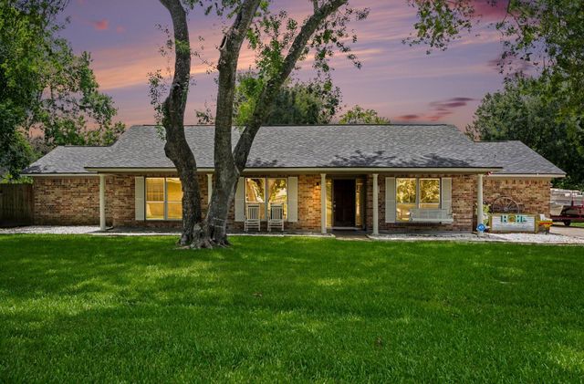 4318 Meadow Glenn Dr — Plantation Estates
