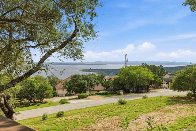785 LAKE FRST — Canyon Lake Forest