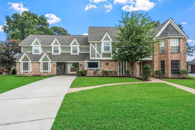 8802 Sedgemoor Dr — Wimbledon Country
