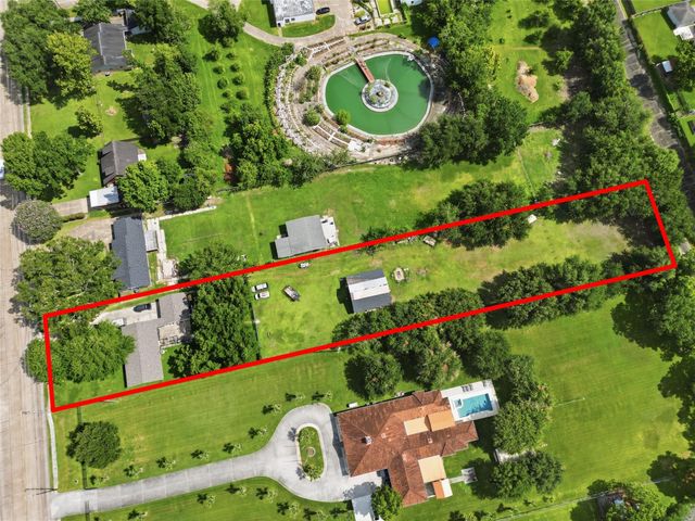 3305 Luella Ave — Deer Park Outlots