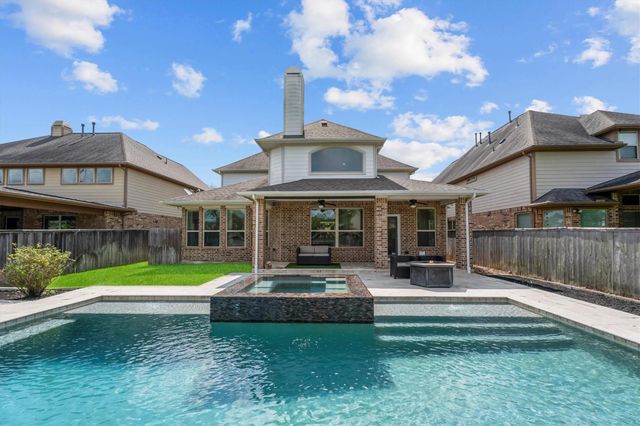 74 Wyatt Oaks Dr — Woodlands Creekside Park West