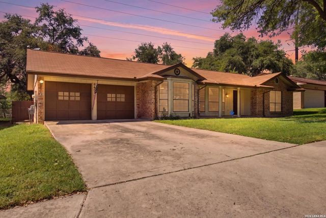 6407 Red Jacket Dr — SENECA ESTATES