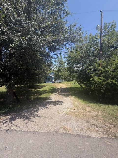 1830 34th Ave N — Lakeview 1
