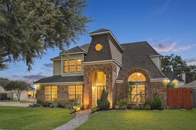1913 Dublin Dr — Erin Glen Sec 09