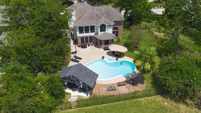 8422 Atascocita Lake Way — Pinehurst of Atascocita