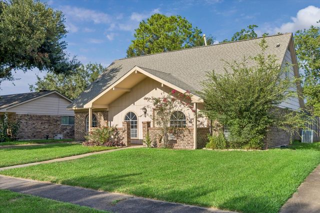 3111 Apple Dr — Thunderbird North