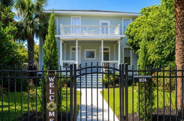 1624 Avenue K — Galveston Townsite