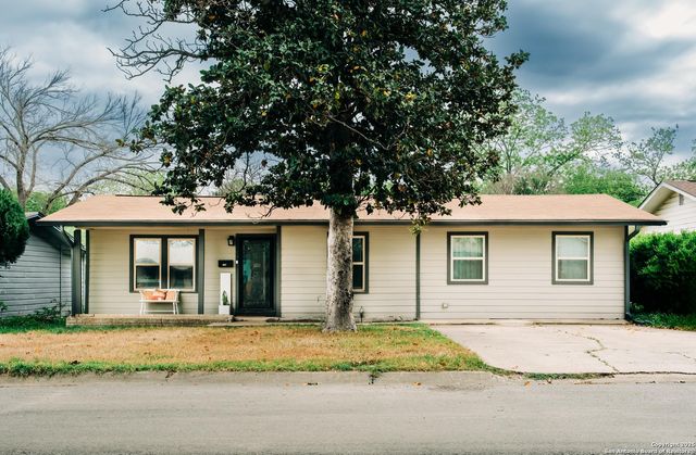 607 Leland — OUT/KERR COUNTY