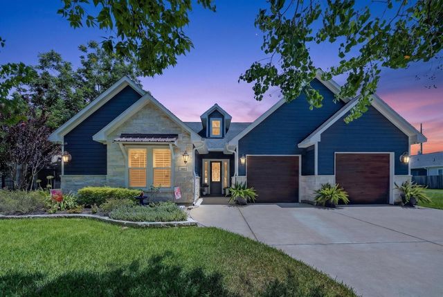 509 Texas St — Tomball