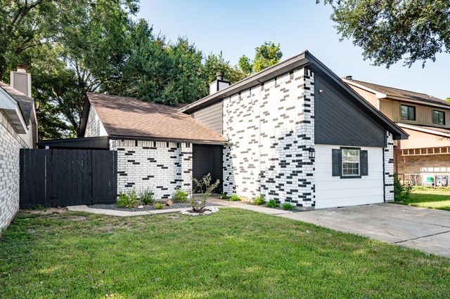 30 Crestbriar Ct — Briarcreek Baytown Sec 01