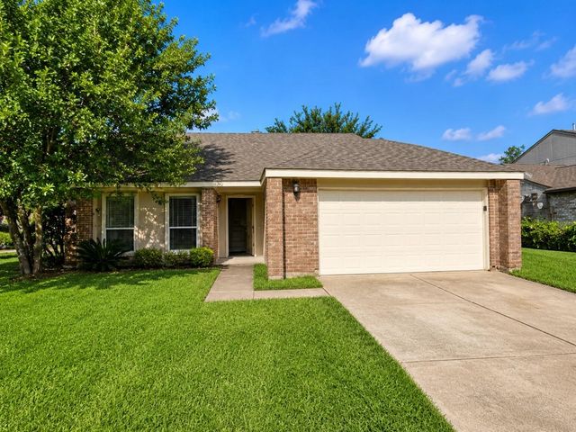 325 Old Course Dr — Sunmeadow 3