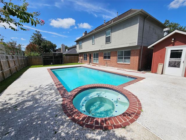3901 Spring Garden Dr — Springfield Pearland