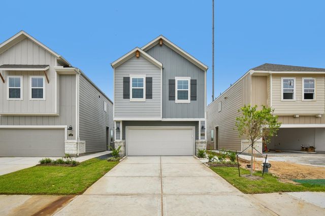 1018 Cedar Place Ln — Parkway Commons