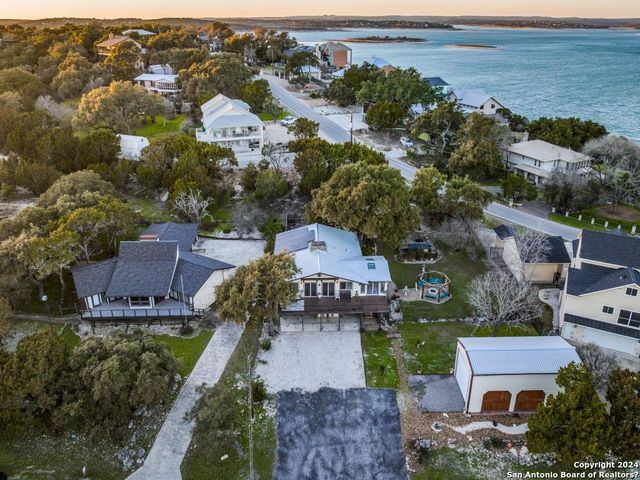 2513 Colleen Dr — CANYON LAKE VILLAGE WEST