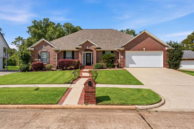 911 Oak Leaf St — Shady River Sec 03