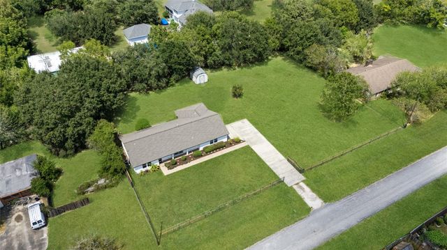 708 Orange Grove St — League City Orange Groves