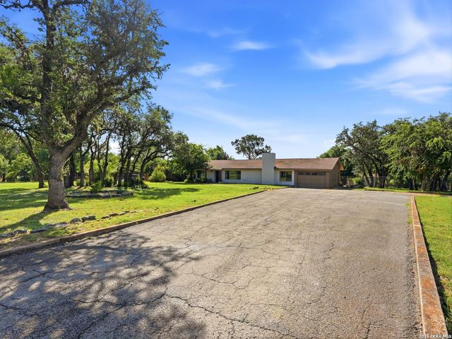 136 Royal Oaks Loop — ROYAL OAKS