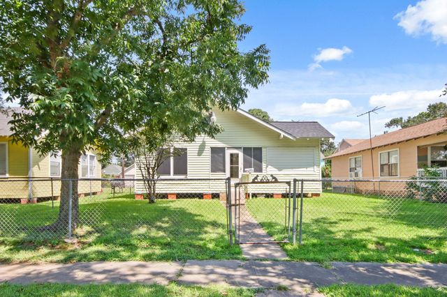 3222 Illinois St — East Baytown