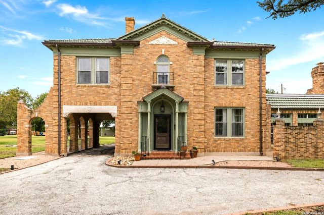 618 MAIN ST — WESTLAND