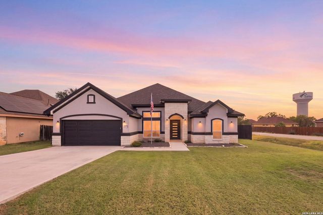 15710 Fair Ln — LIVE OAK HILLS
