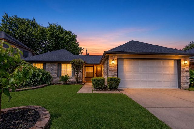 15819 Contender Ln — Heritage Park