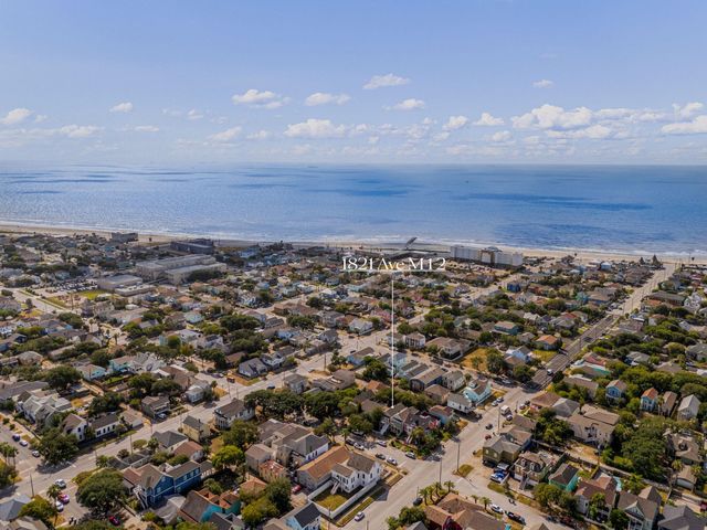 1821 Avenue M 1/2 — Galveston Outlots