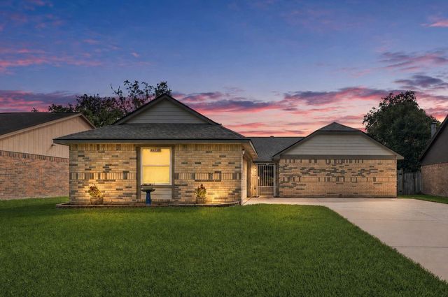 16738 Barkentine Ln — Heritage Park