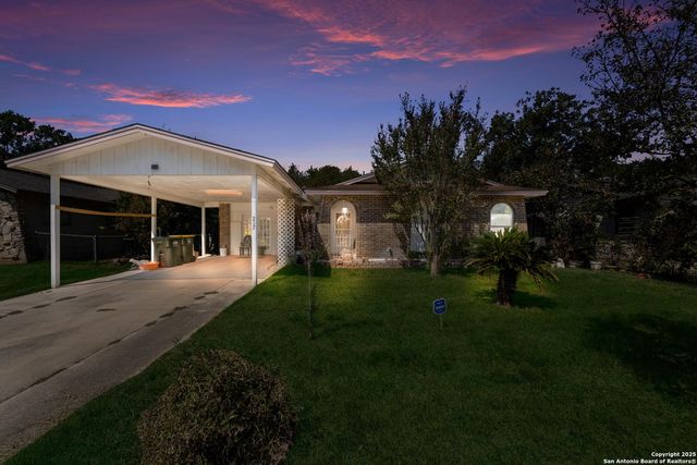 217 beverly — VAL VERDE, PARKLAND VILLAGE